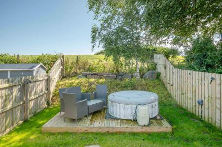 85 Stonebridge Gardens_25.jpg