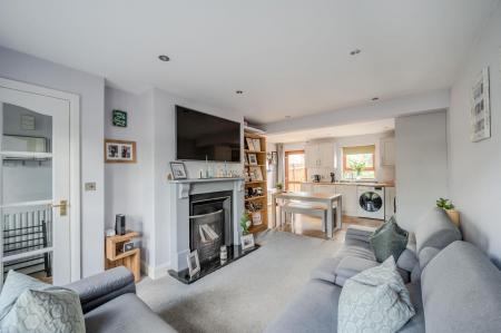 85 Stonebridge Gardens_7.jpg