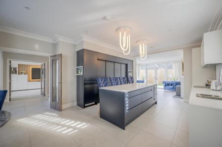 11 Brynmore Park-19.jpg
