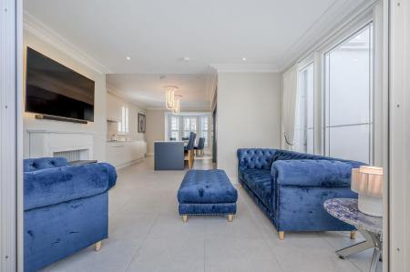 11 Brynmore Park-24.jpg