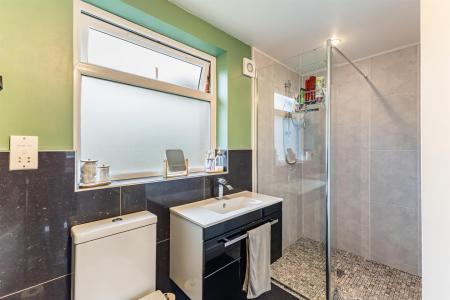 Ensuite: