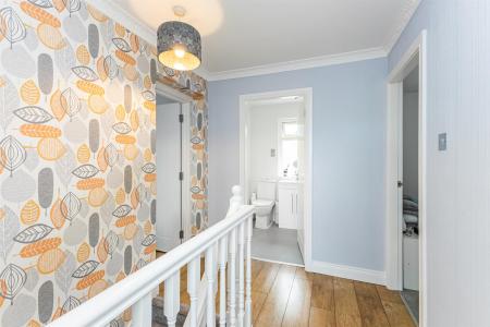 STAIRS TO 1st FLOOR / LANDING