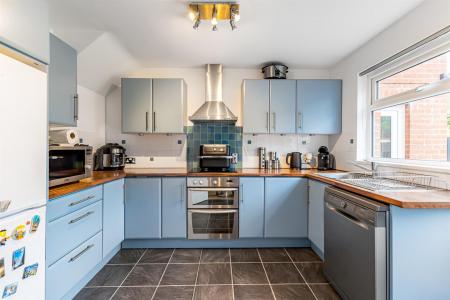 Kitchen: