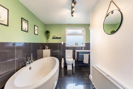 Ensuite: