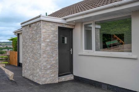 16 Ferndene Rd_3.jpg