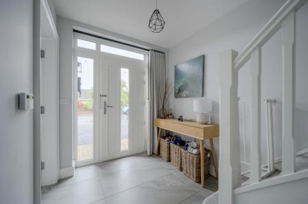 6-51 Seahill Road.jpg