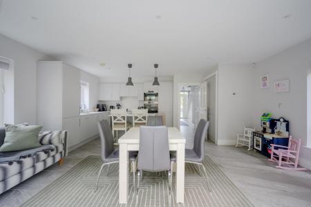 18-51 Seahill Road.jpg