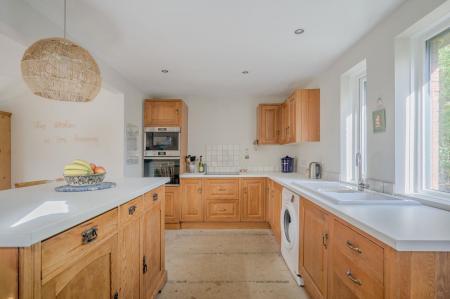 20-9 Regency Park.jpg