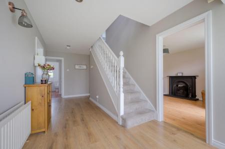 22-10 Lord Wardens View.jpg