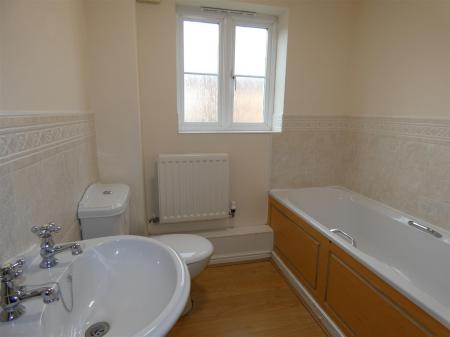 2 Ascot Avenue-bathroom.JPG