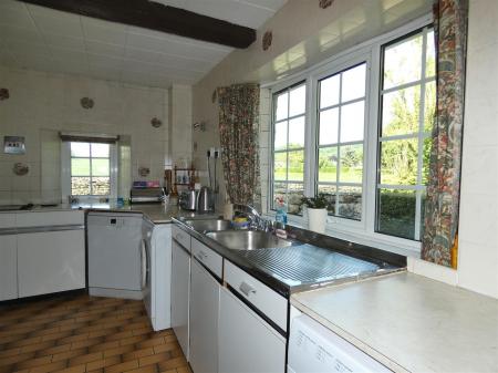 The Old Kennels - kitchen.JPG