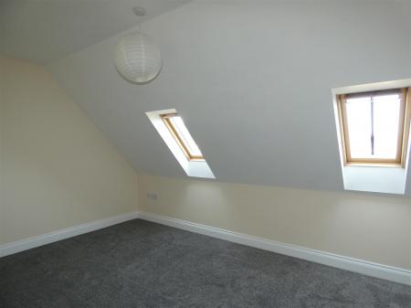 20 Thorngate PLace - top bedroom.JPG