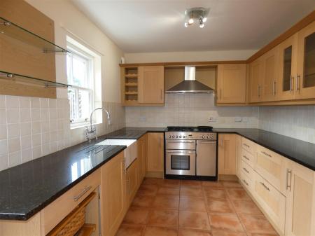 20 Thorngate Place- kitchen.JPG