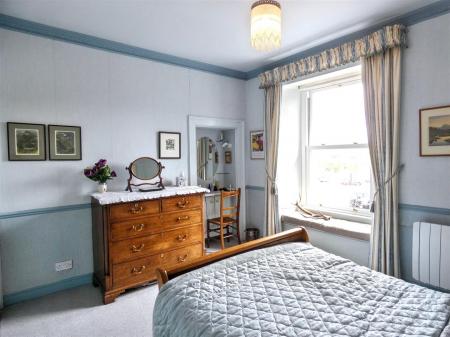 1a Silver Street-bedroom angle 1.JPG