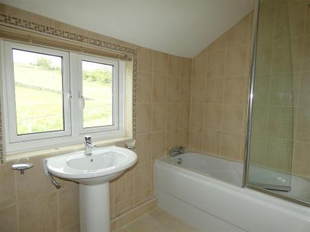 Mergill Cottage- bathroom.JPG