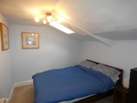 Gresytones - Bed2.JPG