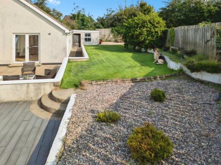 2ff5bbe8-ed96612f-a0