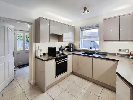 eb98e1ba-IMG_2025101