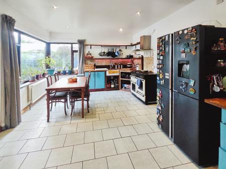 fbb592f3-IMG_2025110