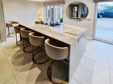 ef80c021-IMG_2025110