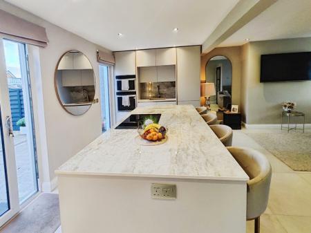 be30dab1-IMG_2025110