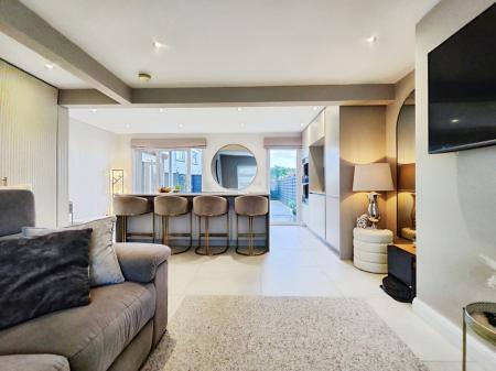 7f717654-IMG_2025110