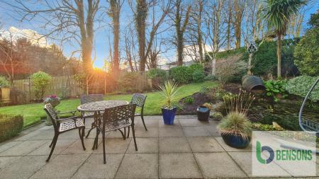 f1a130ce-20251212_15