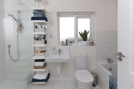 En-Suite Bathroom