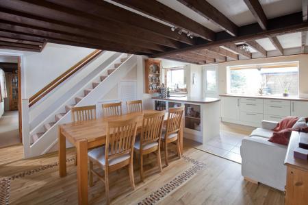 Dining Area (1)