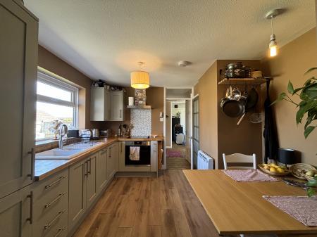 Kitchen Image 2