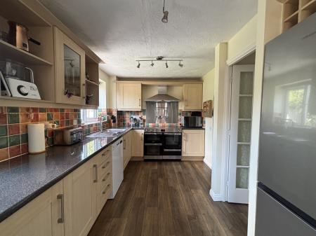 Kitchen Image 1