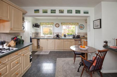 Kitchen / Breakfast Room