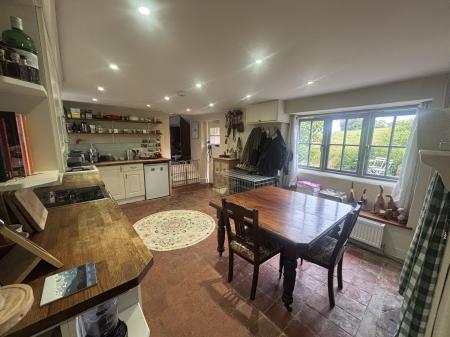 Kitchen Image 2