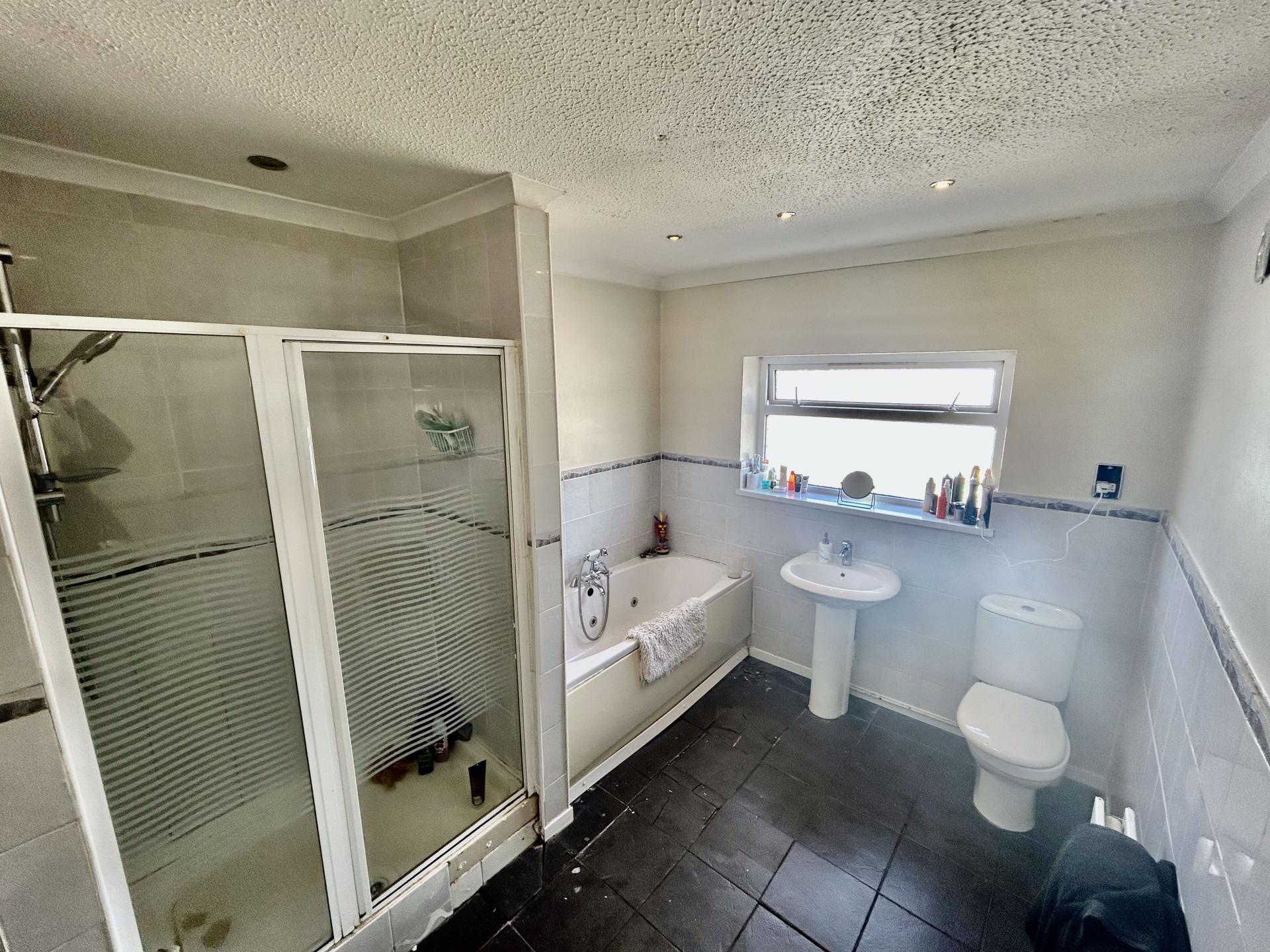 3 bedroom End of Terrace House for sale in Pontyclun