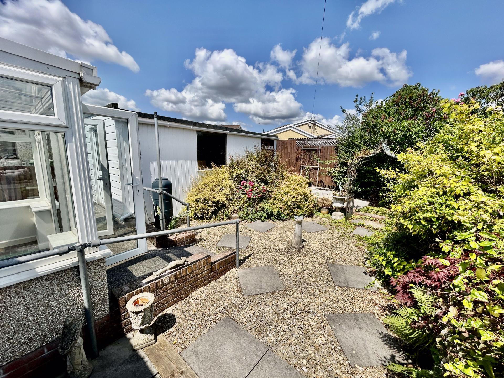 2 bedroom Bungalow for sale in Brynna