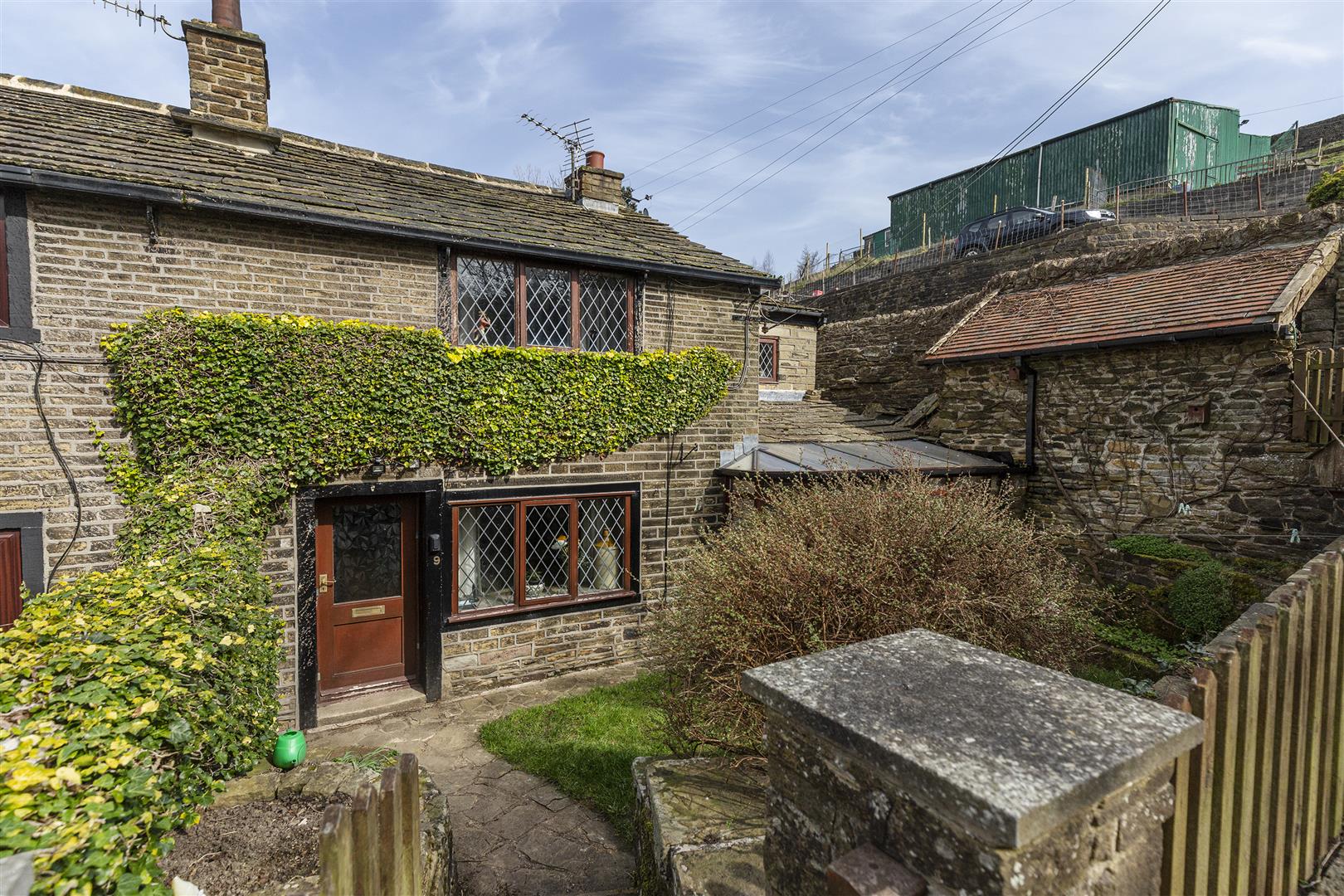 3 bedroom Cottage for sale in Halifax