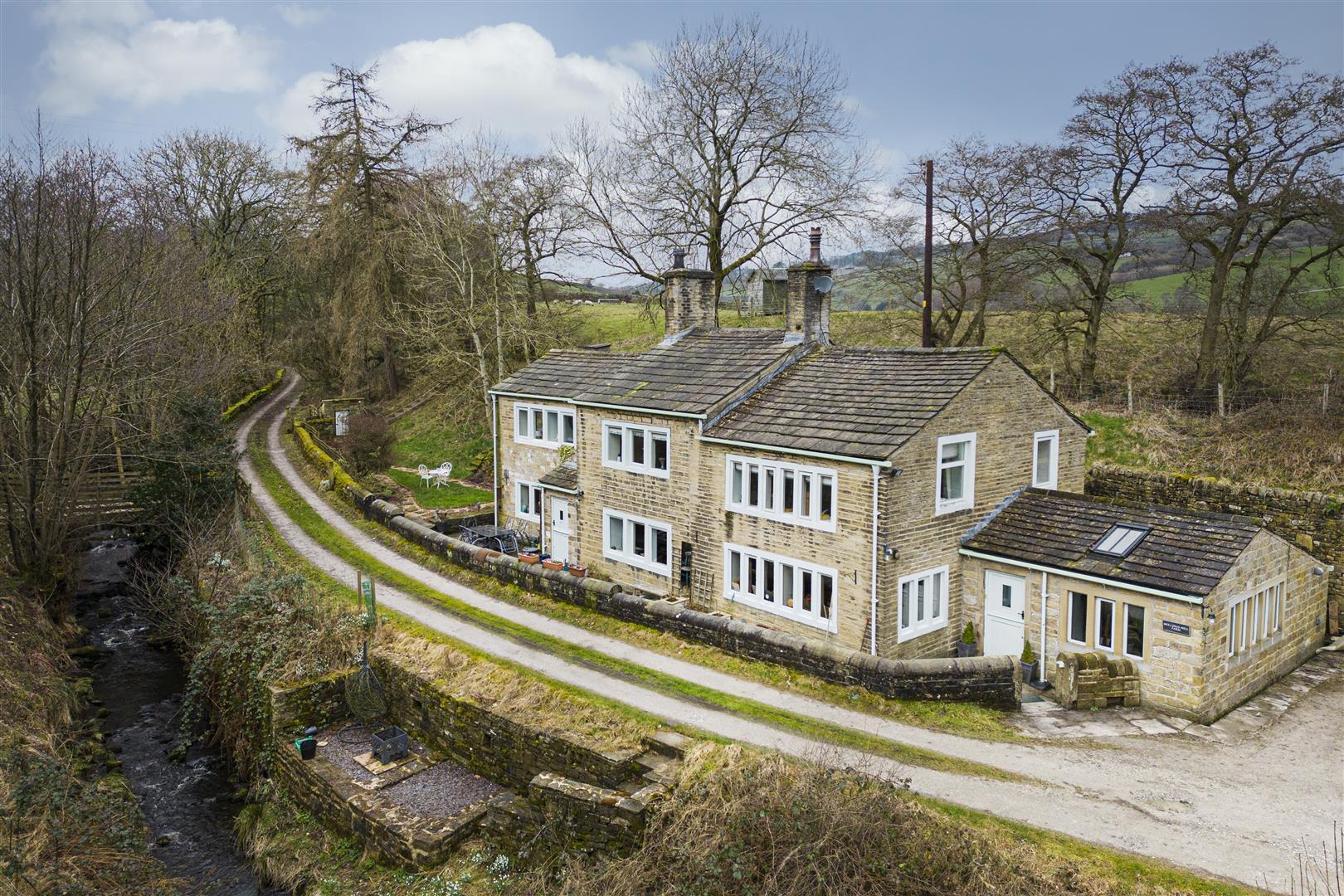 4 bedroom Detached House for sale in Keighley