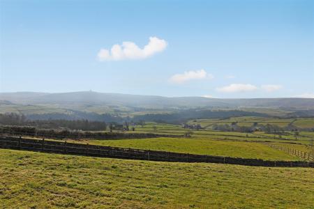 Lower Birks Barn V2.11.Photoneg.co.uk.jpg