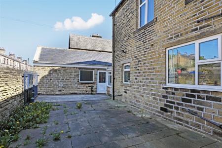 19 Savile Park.44.Photoneg.co.uk.jpg