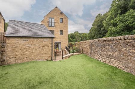 16 - 6 North Light Place BD22 8FD.jpg
