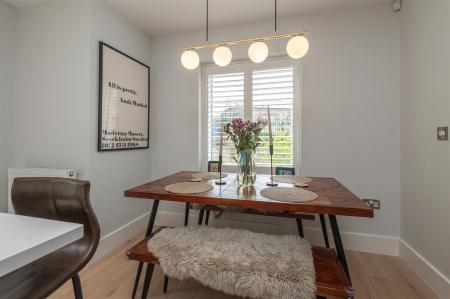 33 - 6 North Light Place BD22 8FD.jpg