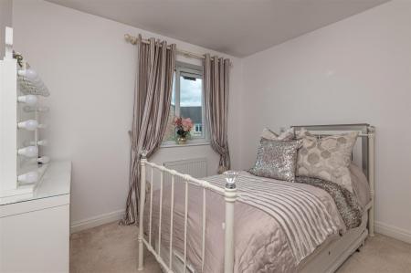 102 - 9 Hazel Fold BD13 2FE.jpg