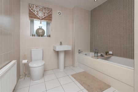 104 - 9 Hazel Fold BD13 2FE.jpg