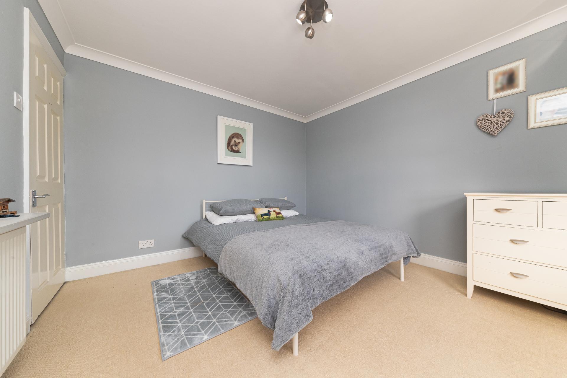 4 bedroom Link Detached House for sale in Debden Green