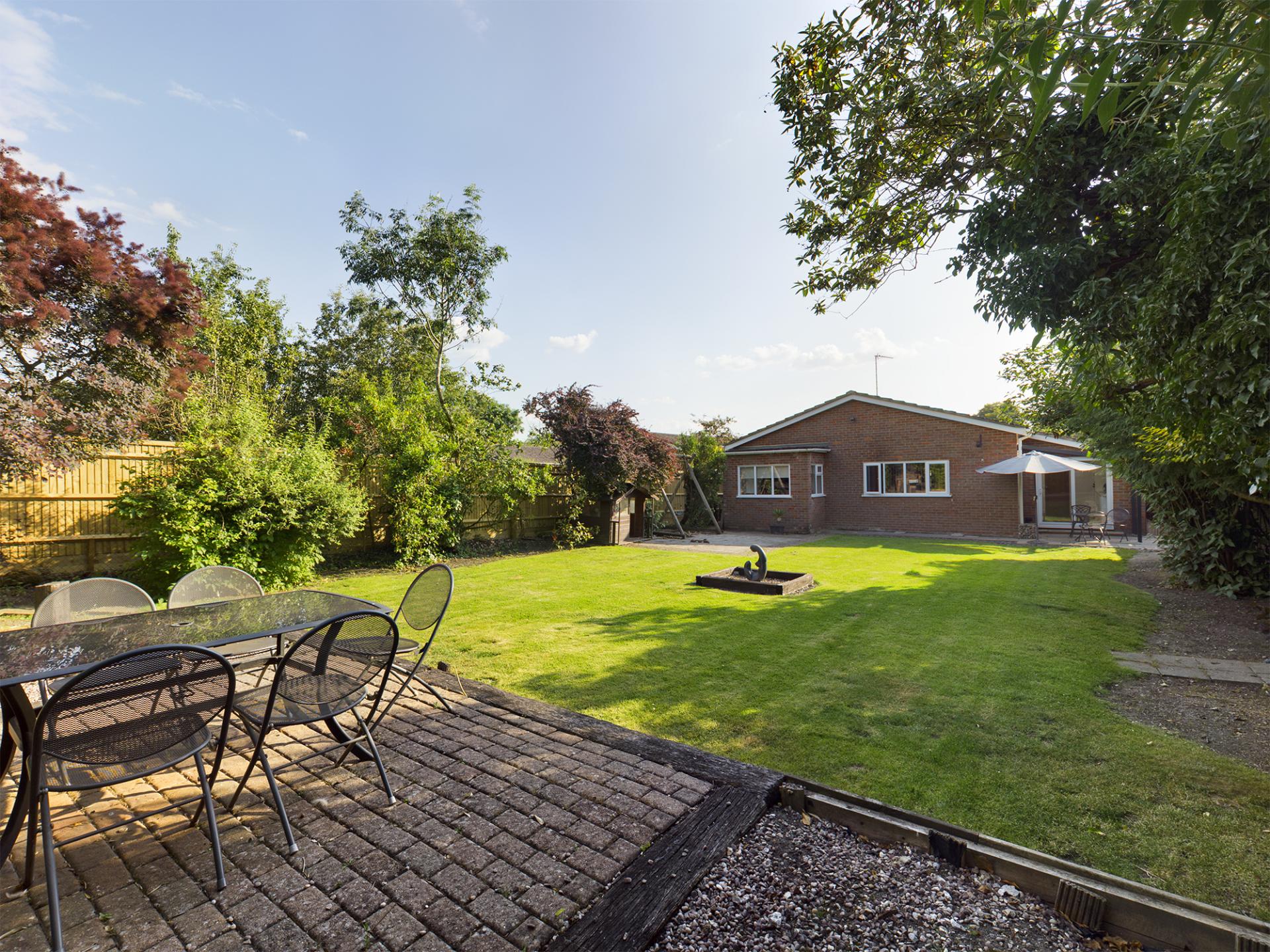 3 bedroom Detached Bungalow for sale in Aylesbury