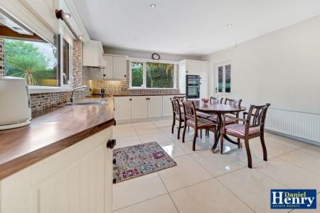 14 Limavady Road, L-Derry, BT47 6JD-36.jpg