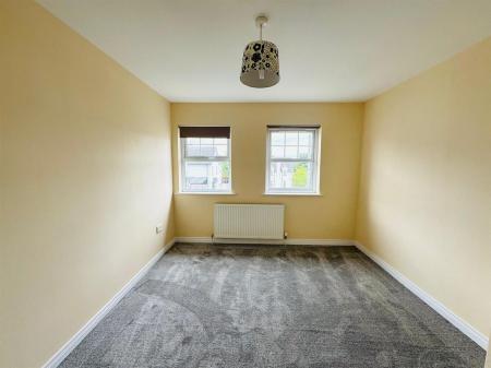 20 BROOK MANOR BED.jpg