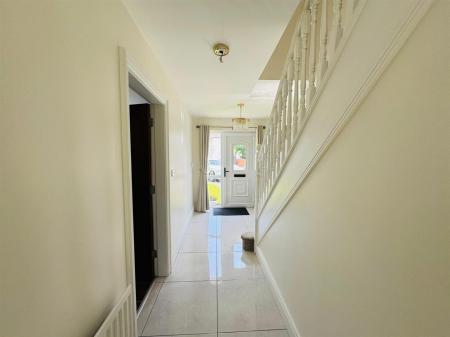 41 DUNNALONG HALLWAYS.jpg