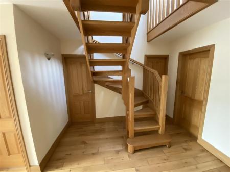 HALLWAY SPRINGBURN PARK.jpg