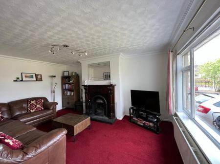 29 DELLWOOD LOUNGE .jpg